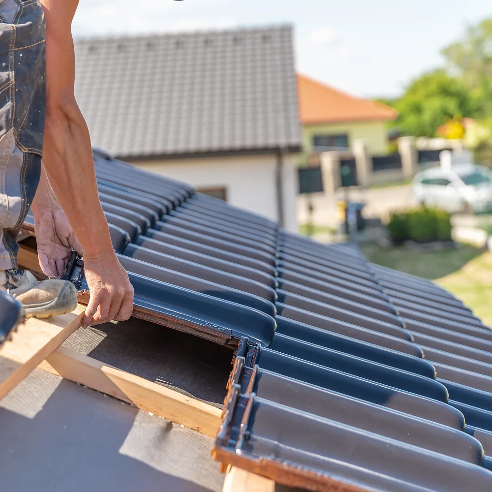 Démoussage de toiture : pourquoi et à quelle fréquence le faire à Nachamps