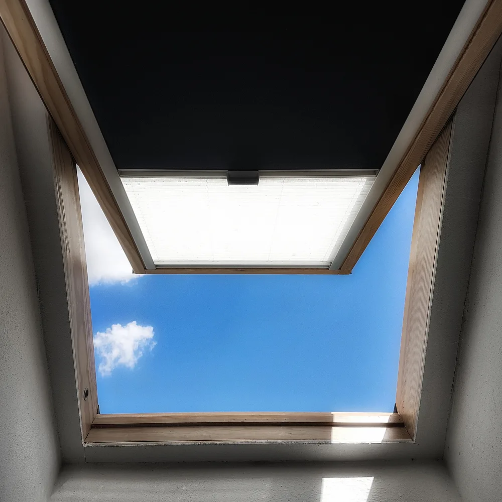 Poser un Velux : démarches, autorisations et prix à Saint-Loup